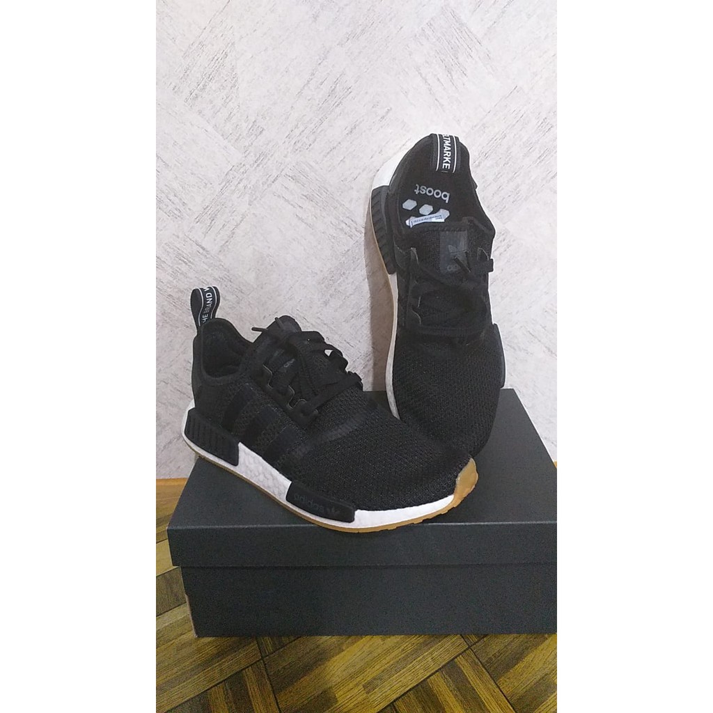 CUCI GUDANG STOK TERBATAS Adidas NMD_R1 - Black Gum 100%ORIGINAL AND NEW (EU 42,5)