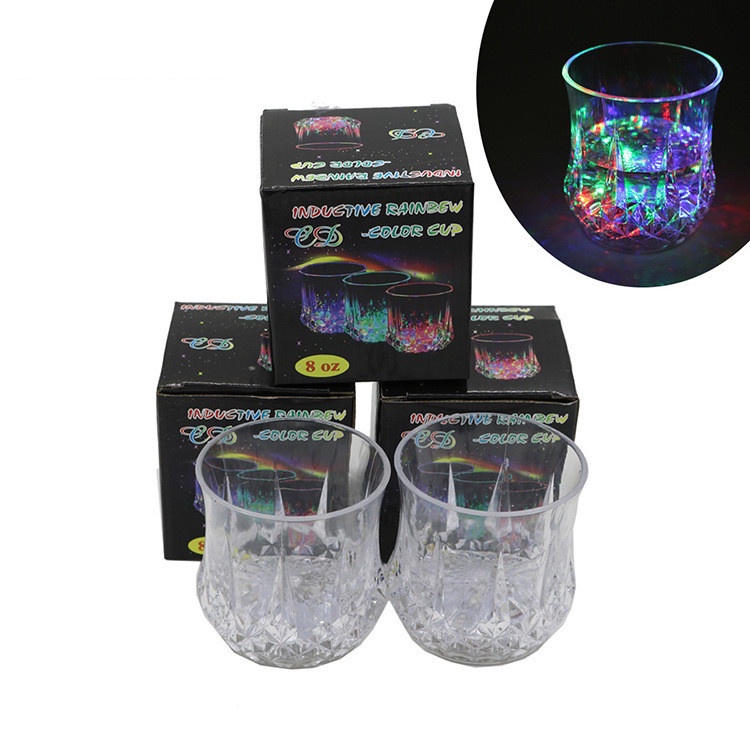 ღ Lampu Led Naga Piala Anggur Kaca Bar Wiski Mug Bir Piala Berkedip Warna Air Diaktifkan Bersinar Mug Rainbow Warna cahaya Botol Air Dekorasi Aksesoris