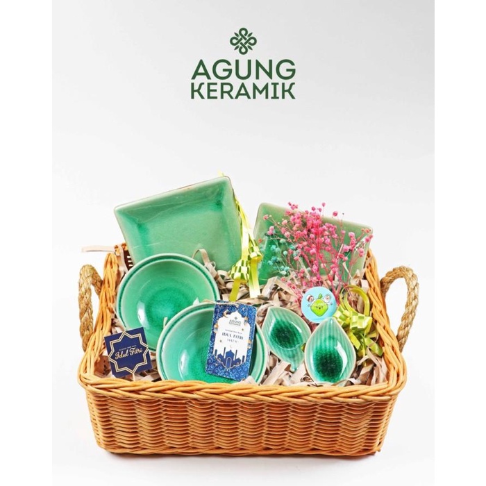 

Parcel Dinner Set Agung Keramik Lebaran| Hampers Lebaran / Ramadhan Best Seller