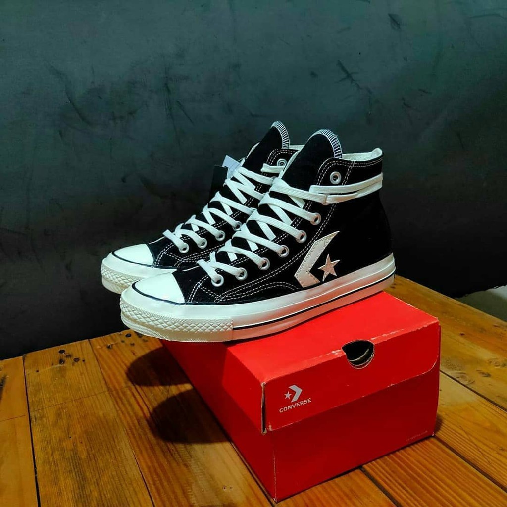 SEPATU SNEAKERS FOR MAN HIGH QUALITY Converse arrow one star
