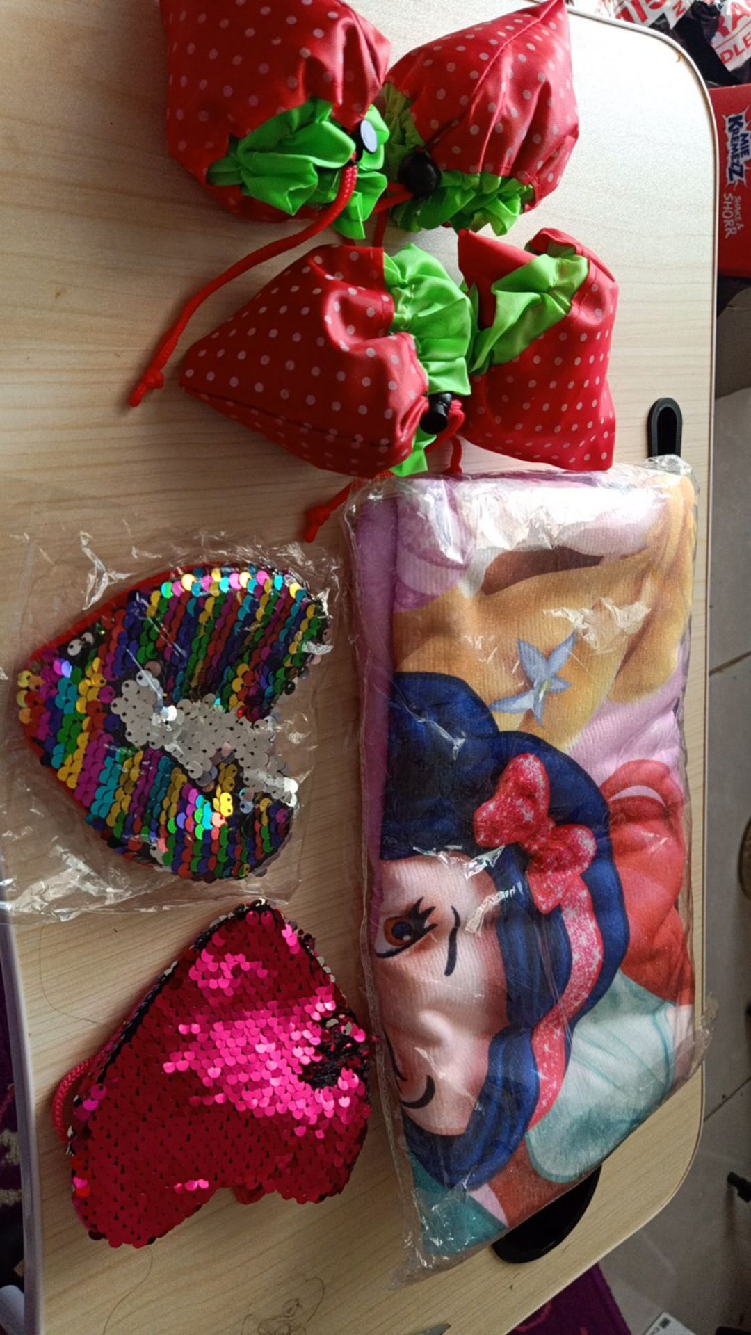 Tas Lipat Kantung Belanja Serbaguna Bentuk Strawberry | Shopping Bag Murah Jakarta Pink Ungu Biru