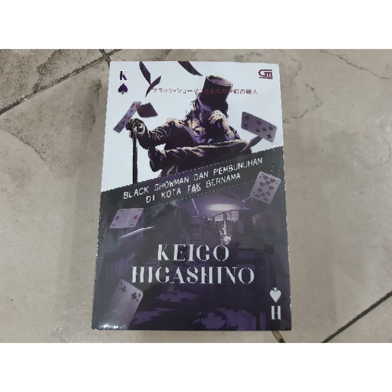 Novel Black Showman dan Pembunuhan di Kota Tak Bernama - Keigo Higashino