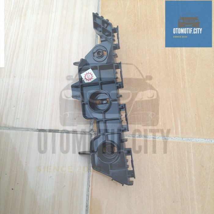 Bracket bemper Toyota Avanza, Daihatsu Xenia Dpn LH '15 52116-BZ150