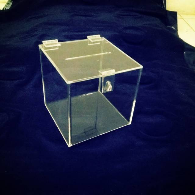 

AkriliK kotak amal 15x15x15