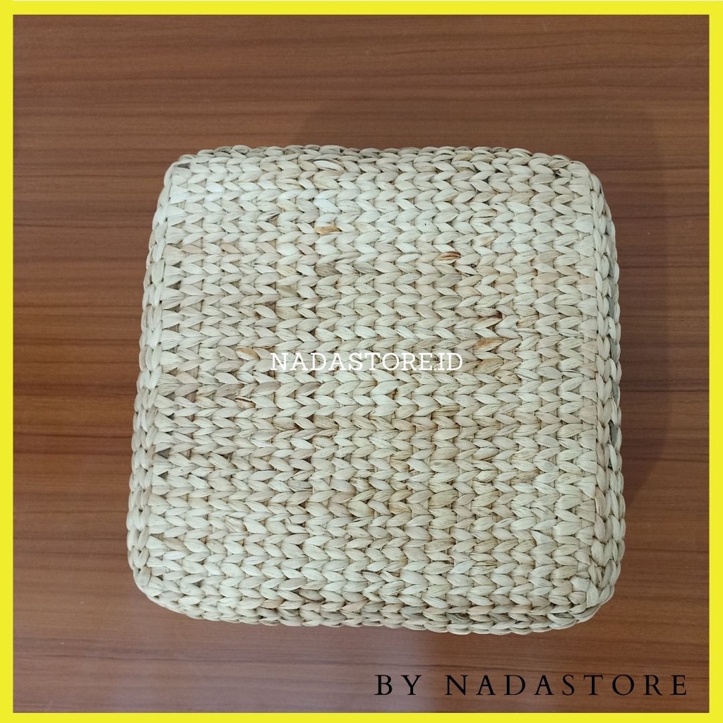 BANTAL SOFA ANYAMAN / POUFFE ANYAMAN ENCENG GONDOK SQUARE SIZE 40X40X25 CM