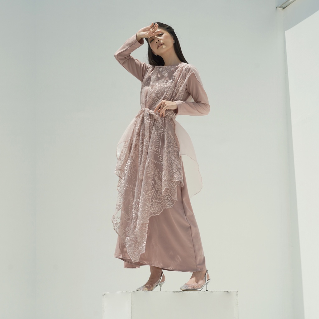 Aura Label -  Long Sleeve Manset Dress