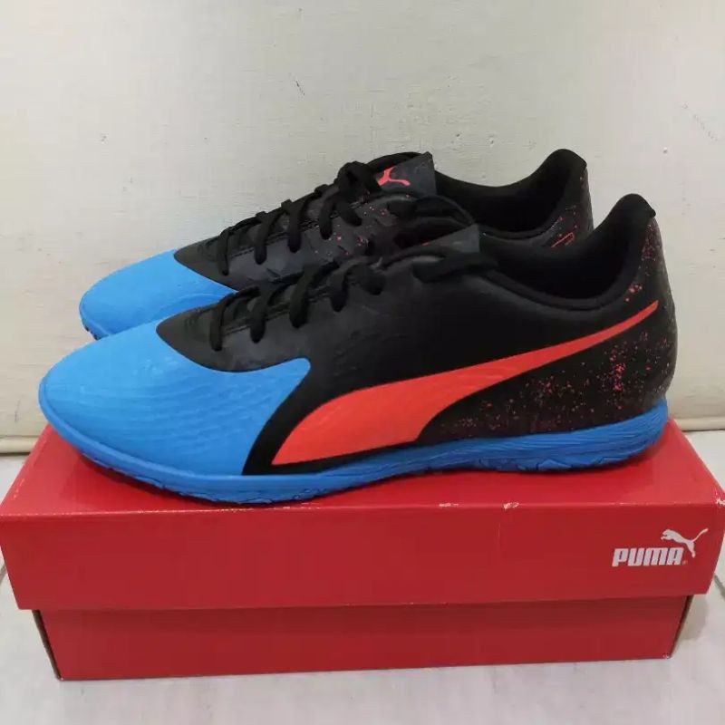 sepatu futsal Puma One 19.4. IT