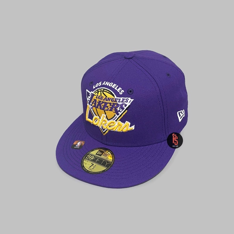 TOPI NEW ERA ORIGINAL 5950 TIP OFF LOS ANGELES LAKERS PURPLE