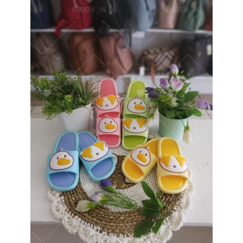 sandal karet anak bebek / sandal santai/ sandal rumah/ sandal selop / sandal karet anak import