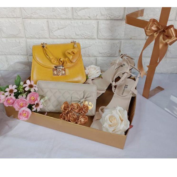Bagus Dipakai.. Set Tas // Paket Seserahan Hantaran Pernikahan Kado Hampers Ulang Tahun Pernikahan