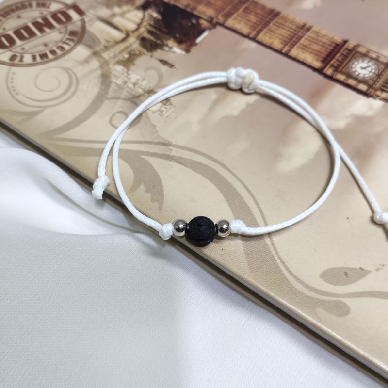 Gelang Tali Batu Lava Simple Tipis Thin | Waterproof Anti air | Adjustable | Couple Pasangan Sahabat | Cowok Cewek | Hitam Tipis | Minimalis Vintage Etnik Modern | Murah | Gelang Talu serut Putih