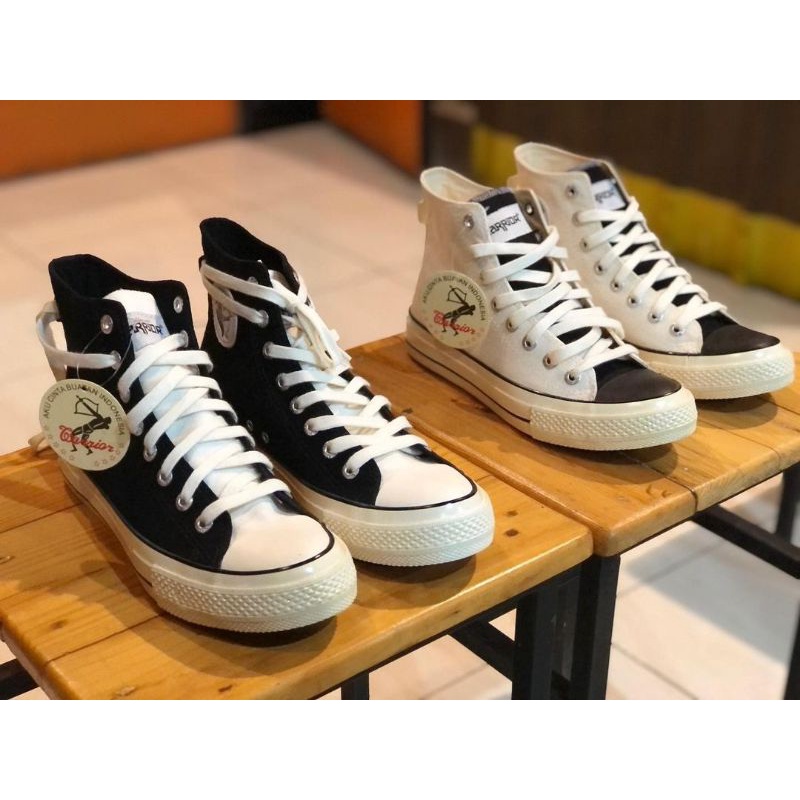 WARRIOR POSEIDON BLACK WARRIOR POSEIDON WHITE WARIOR POSEIDON SEPATU WARRIOR SEPATU WARIOR