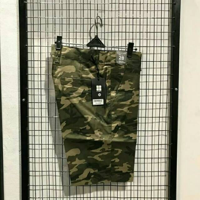 Celana Pendek Insight - 006