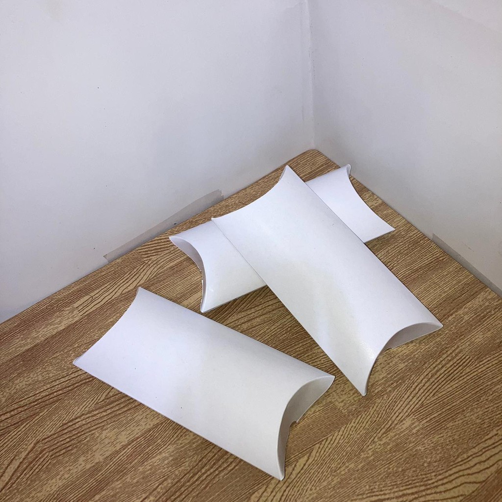 

Pillow Box 19x9,6x3,3 cm (Besar) Kardus/Kardusmini/Karduskecil/Boxkecil/Karton/Kartonmini/Kemasan/Hampers/Gift