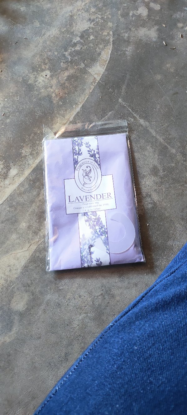 Pengharum Ruangan / Pewangi Gantung Lemari Laci / Parfum