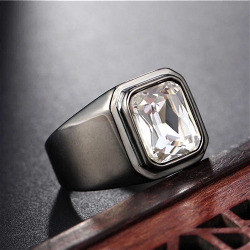 Cincin Pria Titanium Knight Berlian White Diamond Ring Black Gun Tahan Luntur