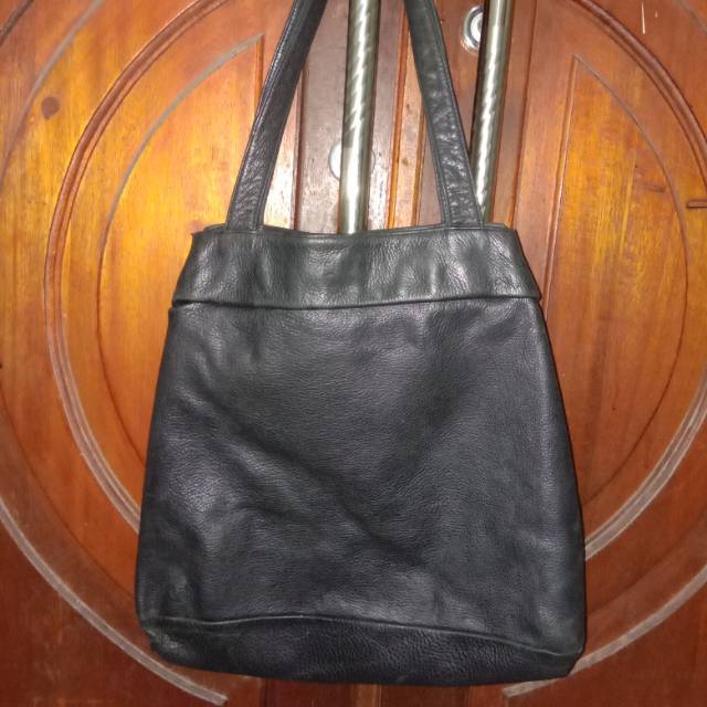Tas kulit Hobo