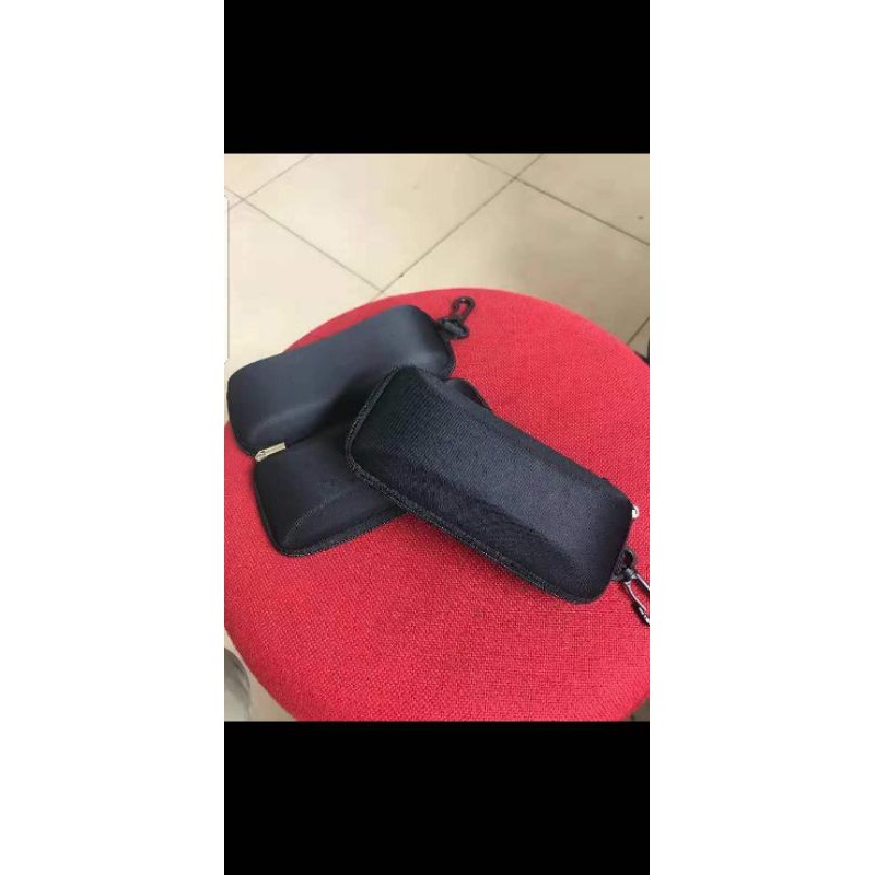 kotak kacamata tempat kacamata