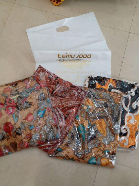 Nagita Slavina Tunik Batik / Atasan / Baju Batik Kantor Modern Wanita Modis Murah Kekinian