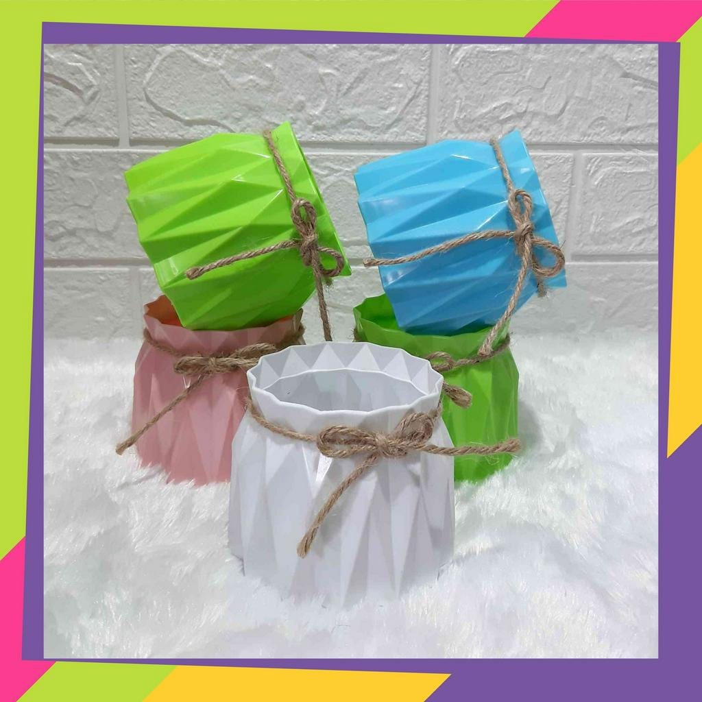 Pot Bunga Plastik Warna Model Kendi Diamond  / Pot Bunga Tanaman Aneka Warna