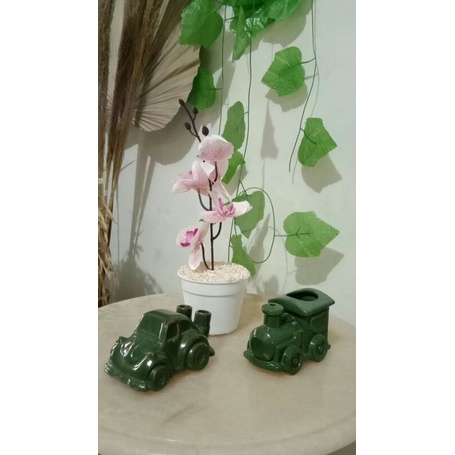 

Tempat Pensil Keramik Model Transportasi