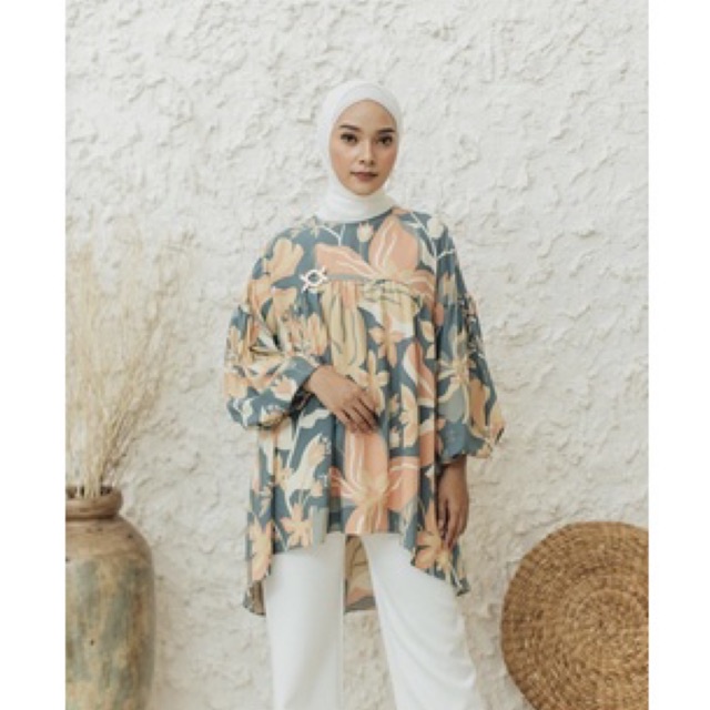 Poppy Blouse Wearing Klamby