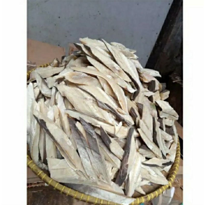 

Ikan Asin Cucut Potong 500gr