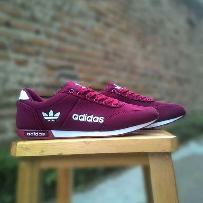 sepatu pria adidas / SEPATU PRIA / SEPATU ADIDAS / SEPATU SPORT / SEPATU LARI