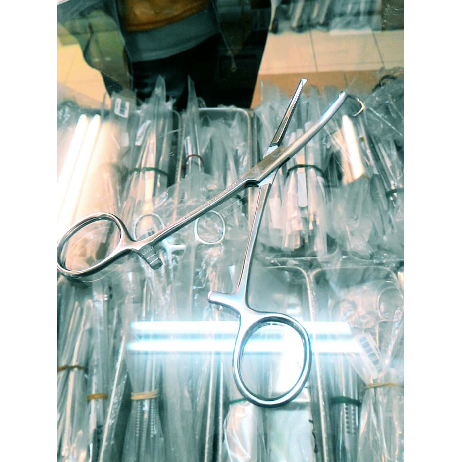 Klem cyrugis bengkok / klem koher bengkok