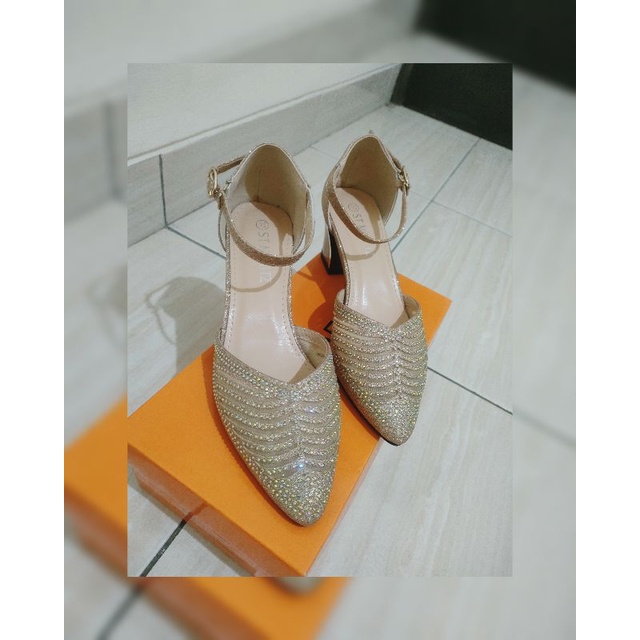 sepatu pesta sepatu kondangan sepatu wisuda hak  tali St moritz size 37