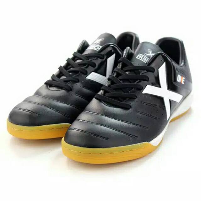 SEPATU FUTSAL X MUNICH ONE IND BLACK WHITE