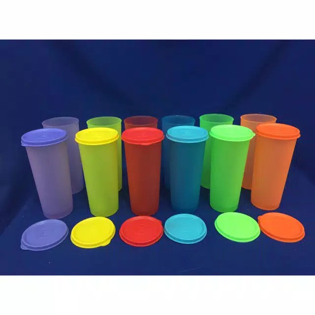 Gelas plastik atau Gelas tutup warna tapi bukan merk tupperware