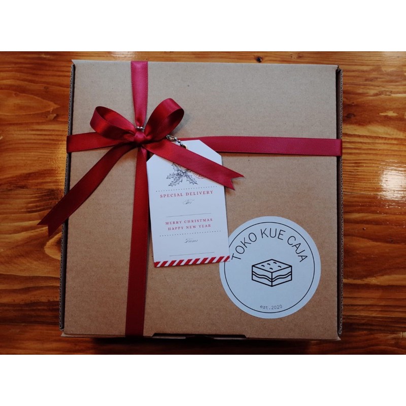 

FUDGY BROWNIES HAMPERS 20x10
