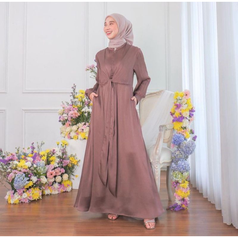 Adeline dress by @deavhijab
