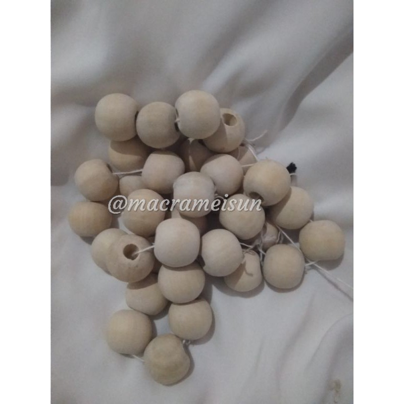 manik kayu macrame diameter 2cm