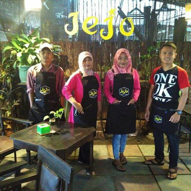 Celemek apron canvas &amp; bordir logo,celemek pria wanita,celemek barista,celemek waitres,celemek masak