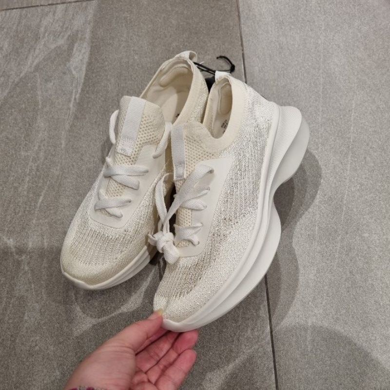 Sepatu Sneakers putih 004 JASTIP jasa titip hnm