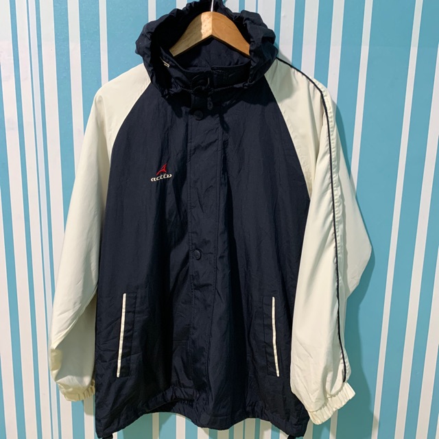 Jaket Windbreaker Pria Parasut Activ Sport Murah Thrift Bekas Second