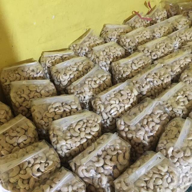 

KACANG METE SUPER