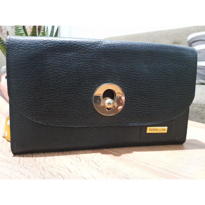 Papillon prelove like new