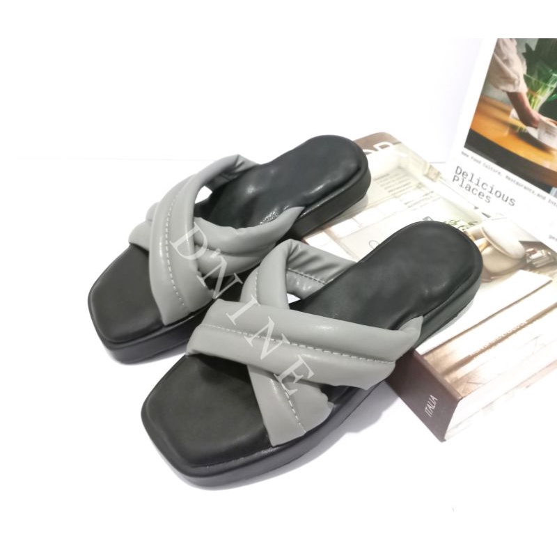 Joice Sandal flatporm empuk DY 01