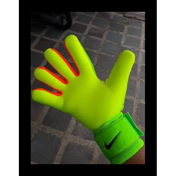 | Sarung Tangan Kiper Nike Sgt Special Palm Grade Ori /Goalkeeper Gloves |