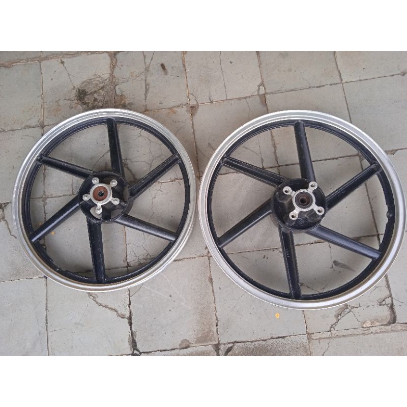 velg velk racing variasi  palang 6 ncv depan belakang ring 17 honda sonic 125 sonic old pnp CBR 150 