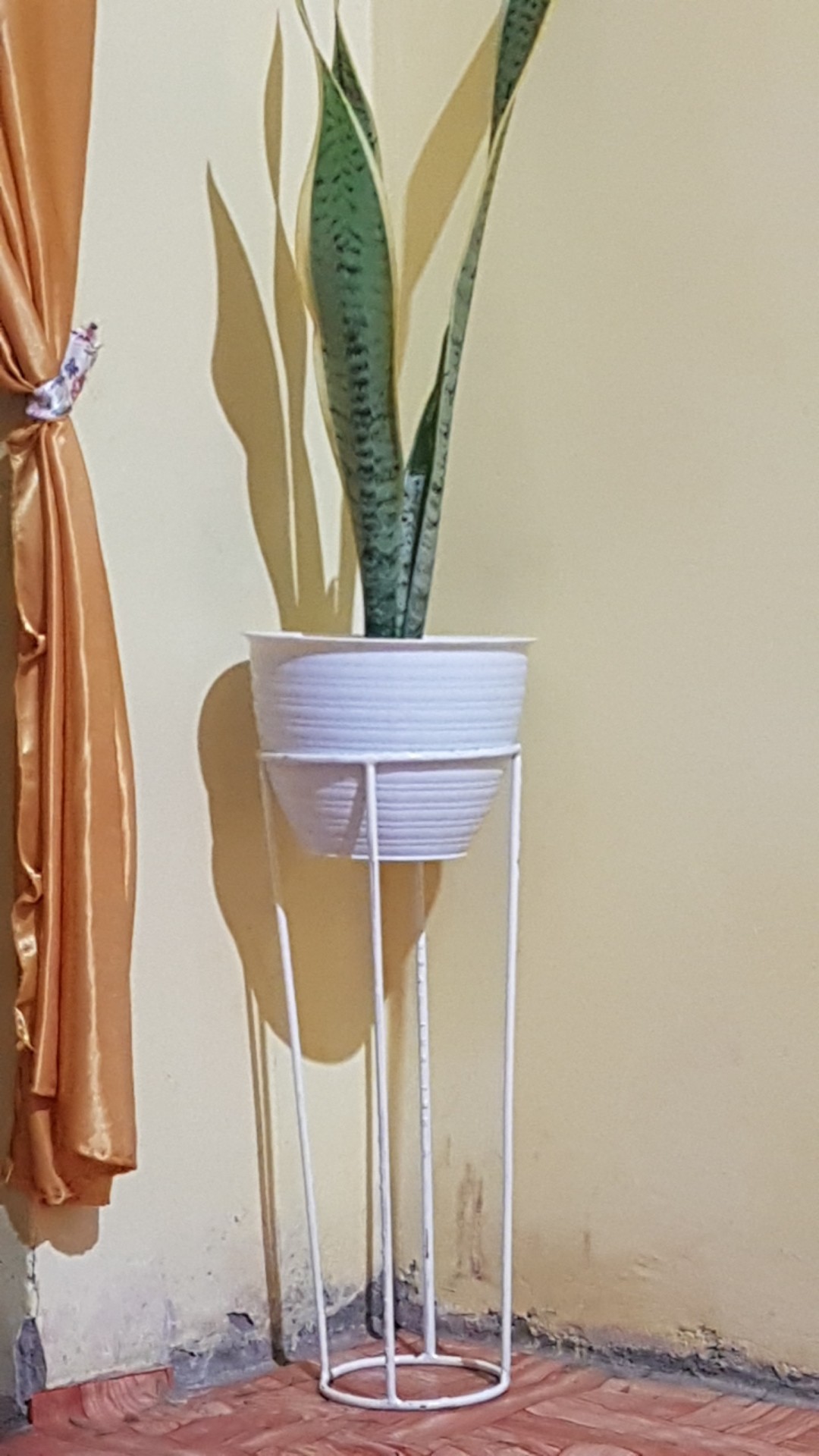 Rak Besi Standing Pot Bunga Artifisial Artificial Dekorasi Rumah Shabby Chic