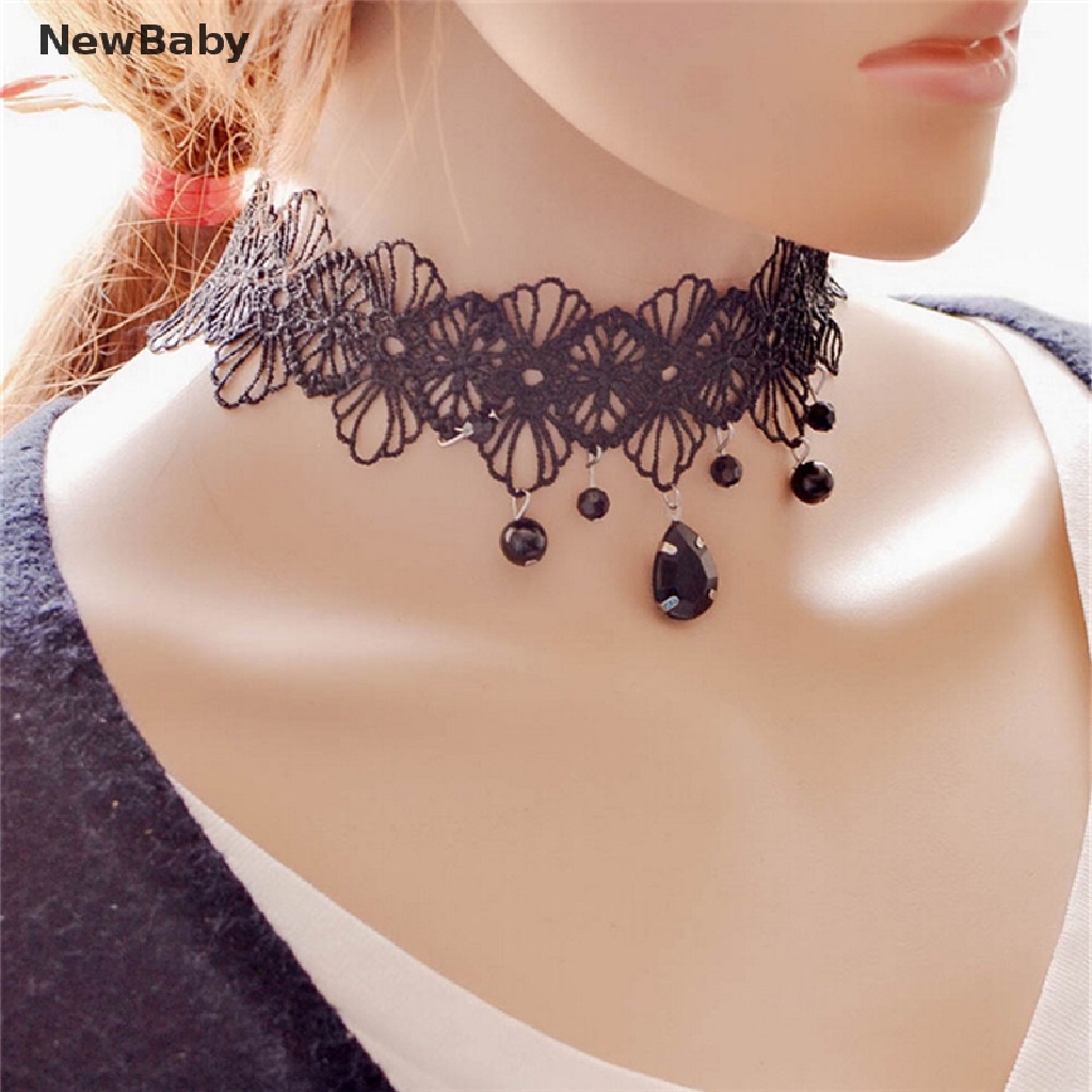 Kalung Choker Bahan Lace Warna Hitam Dengan Liontin Bunga Gaya Gothic Retro Untuk Perhiasan