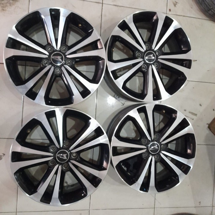 Velg Bekas Copotan Mobil TERIOS Ring 17X6,5 Baud 5X114,3 ET50