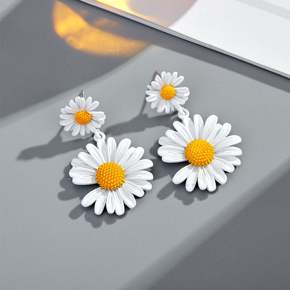 Anting Juntai Bentuk Bunga Daisy Warna-Warni Gaya Korea Untuk Wanita