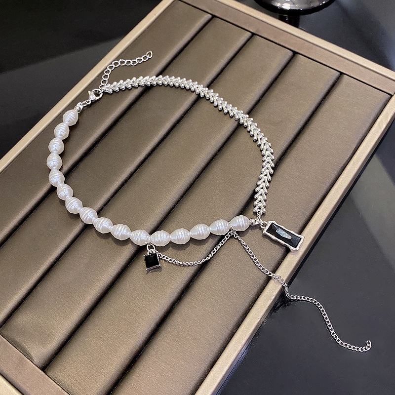 Kalung Mutiara Bentuk Kotak Model Simple Untuk Wanita