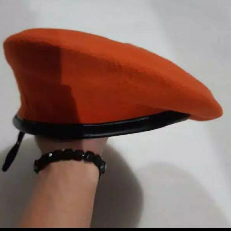 Bagus Dipakai.. baret orange baret polsuska baret paskhas