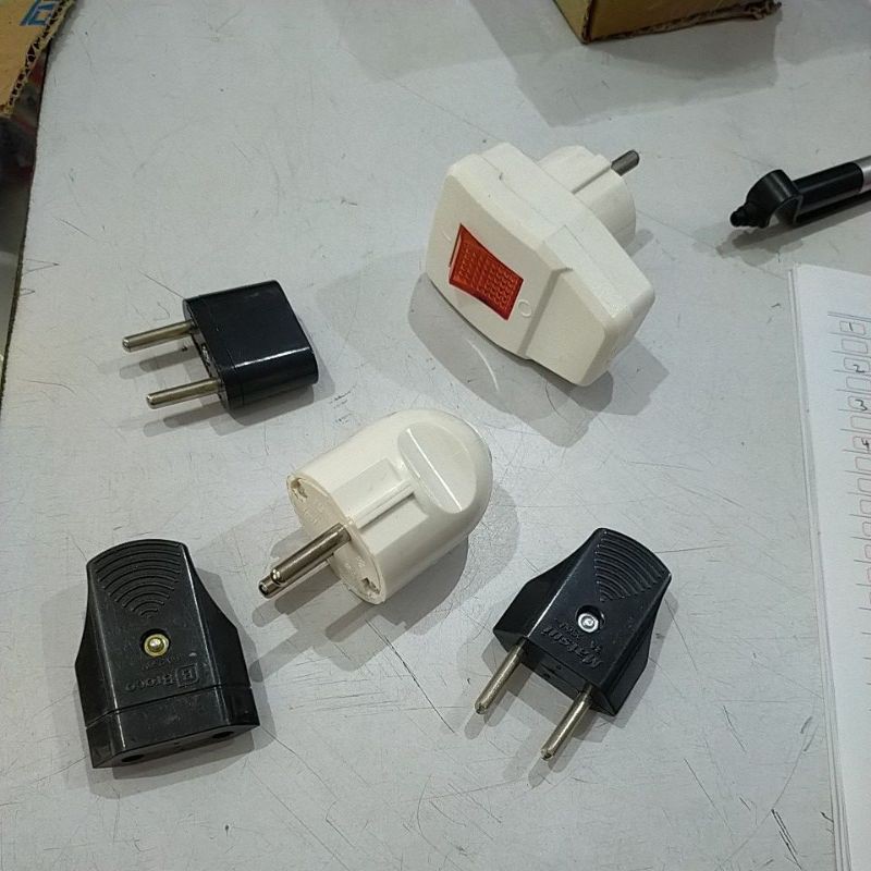 Steker listrik. colokan listrik. steker colokan